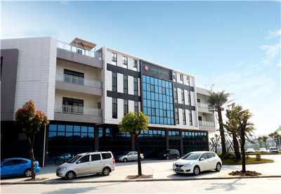 喜報|尼羅格蘭陶瓷榮膺2022年度仿古十大品牌，卓越品質(zhì)鑄就行業(yè)典范